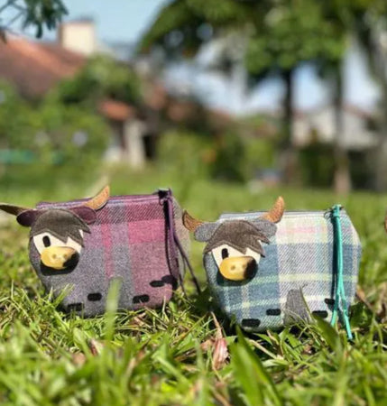 Highland Cow Appliqué Purse Earth Squared