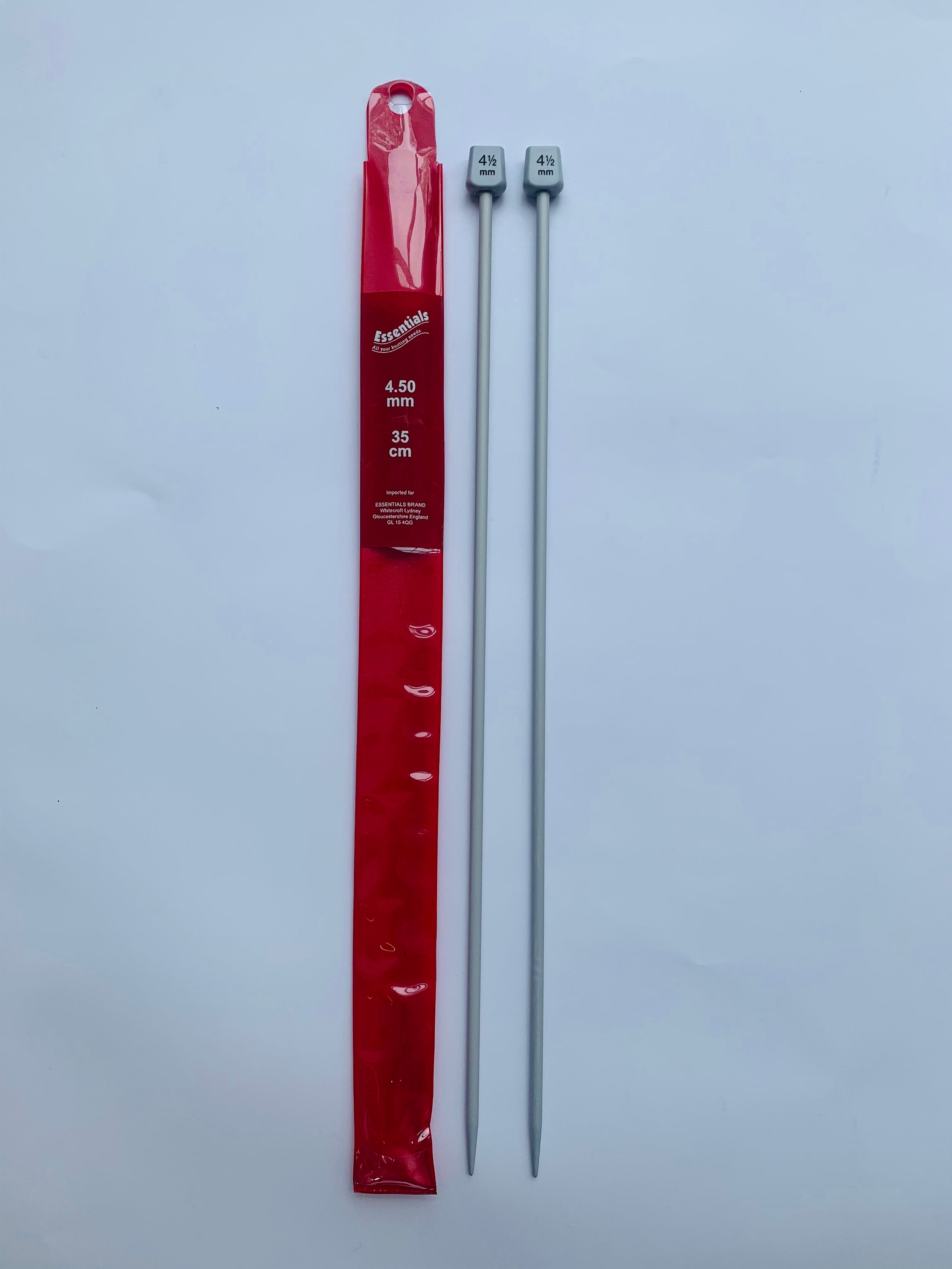 Knitting Needles: 4.5mm